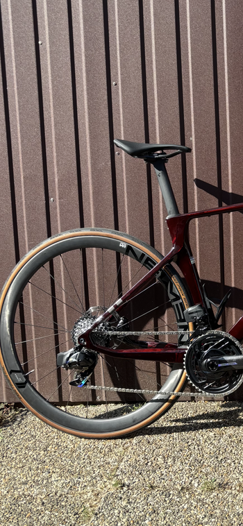Used Newmen Streem 28" Climbing C.35/C.38 CL Sram Xdr wheelset 2025 bike — image 2 of 4