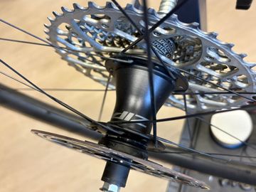 Zipp 303 SW Wheelset 2025 bike usato — immagine 10 di 13