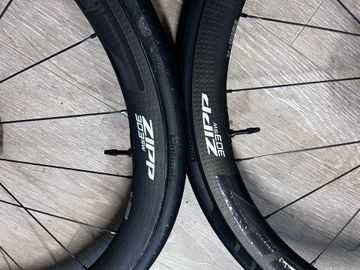 Brugt Zipp 303 SW Wheelset 2025 bike — billede 8 af 9