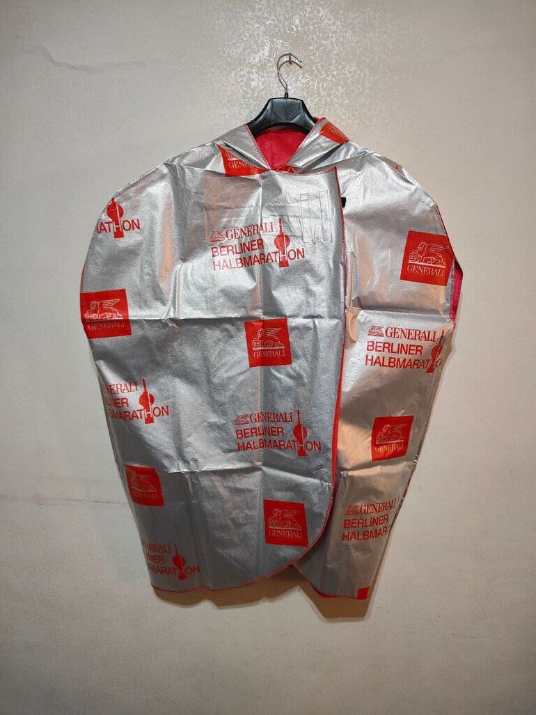 Used Altro Poncho Termico Berliner Halbmarathon 2026 bike — image 1 of 3