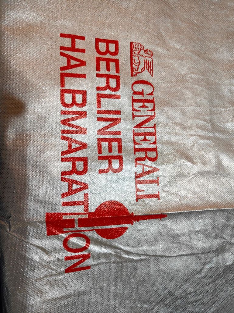 Used Altro Poncho Termico Berliner Halbmarathon 2026 bike — image 3 of 3