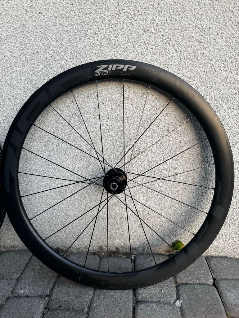 Used Zipp 303s Tubeless Disc 2023 bike — image 4 of 6