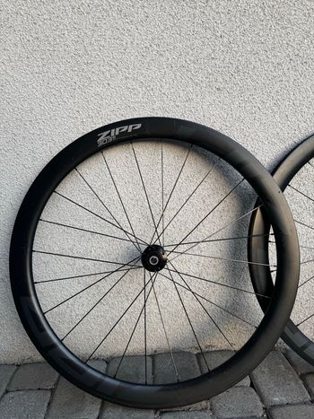 Used Zipp 303s Tubeless Disc 2023 bike — image 2 of 6