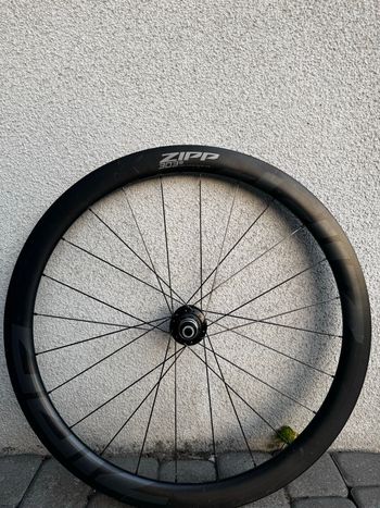 Used Zipp 303s Tubeless Disc 2023 bike — image 3 of 6
