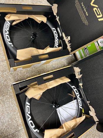 Used Roval Rapide CLX II 700c Tubeless Wheelset 2025 bike — image 3 of 5