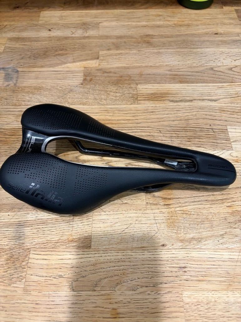 Used Selle Italia SLR Boost Kit Carbonio Superflow 2021 bike — image 2 of 4