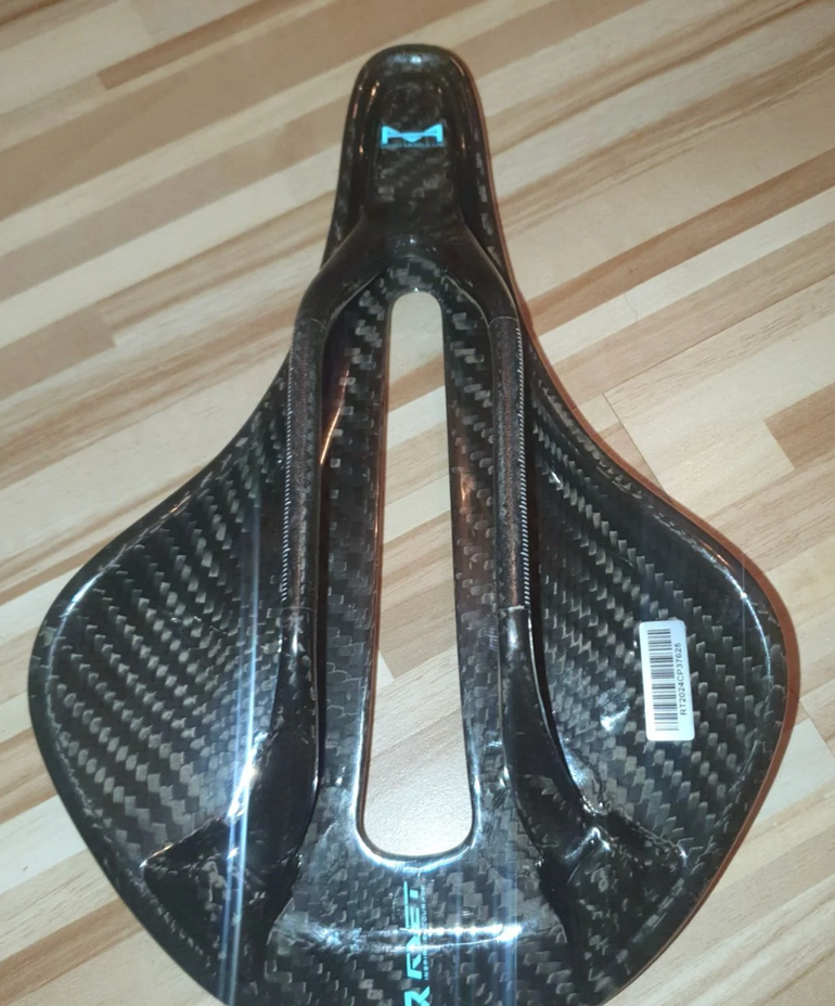 Used RYL Carbon Superlight Saddle 155 mm bike — image 2 of 3