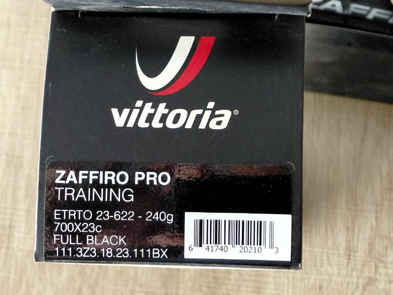 Used Vittoria Zaffiro bike — image 4 of 6