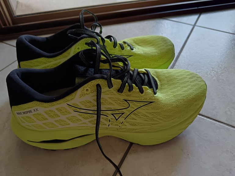 Used Mizuno Wave Skyrise 5 Uomo Taglia 43 bike — image 3 of 6