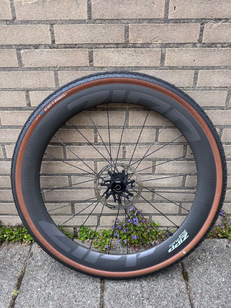 Used Zipp 303 XPLR SW 2025 bike — image 7 of 8