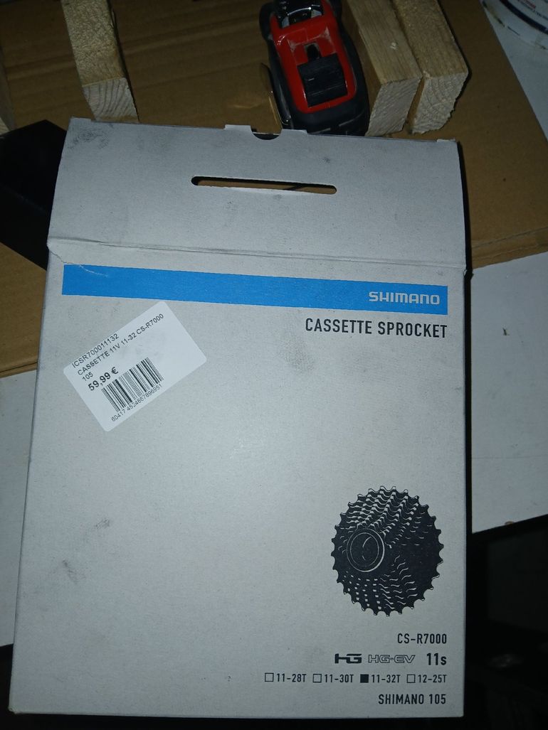 Used Shimano CS-R7000 105 2026 bike — image 6 of 13