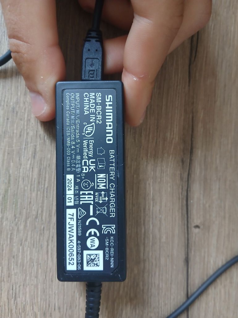 Used Shimano SM-BCR2 Battery Charger 2024 bike — image 3 of 5