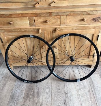 Used Dt Swiss G 1800 SPLINE db 25 12/142 mm Shimano 2025 bike — image 2 of 3