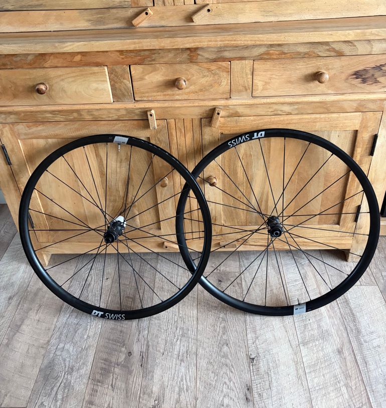 Used Dt Swiss G 1800 SPLINE db 25 12/142 mm Shimano 2025 bike — image 2 of 3