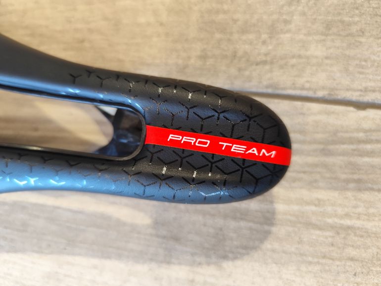 Used Selle Italia Pro team Slr 2025 bike — image 4 of 5