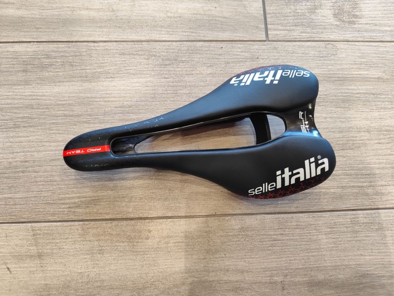 Used Selle Italia Pro team Slr 2025 bike — image 2 of 5
