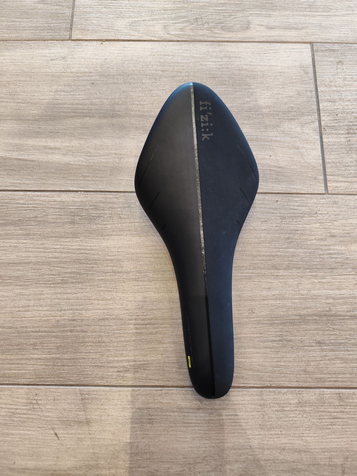 Fizik Arione 00 Carbon 2025