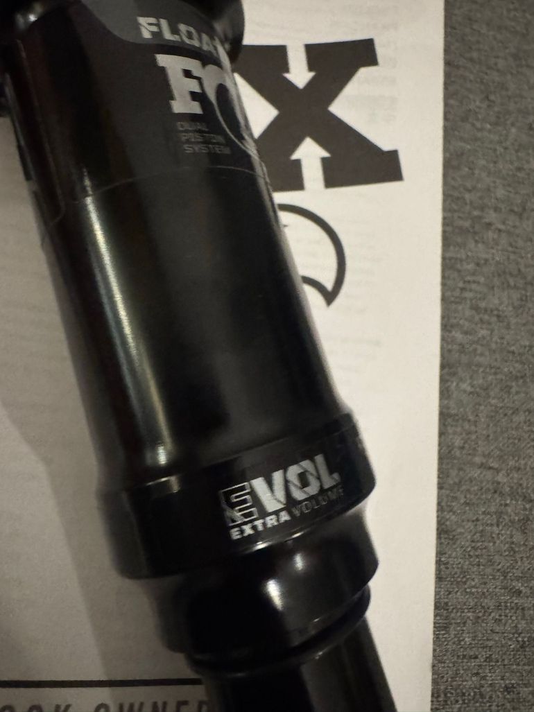 Used Fox Float Performance 210x55 2022 bike — image 4 of 7