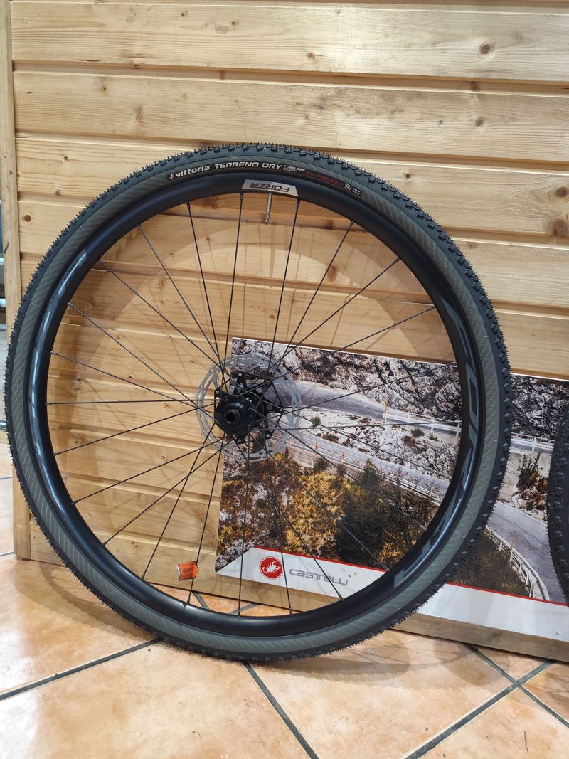 Used FORZA norte db 2025 bike — image 3 of 7