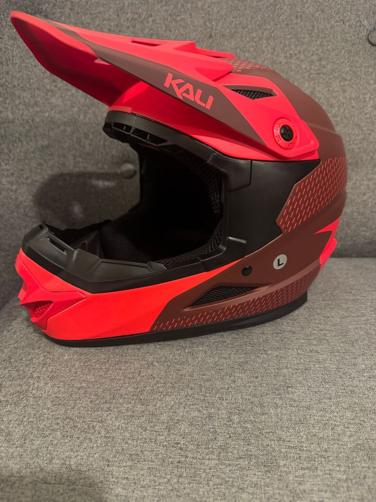 Used Kali Protectives Zoka Dash rouge 2025 bike — image 3 of 14
