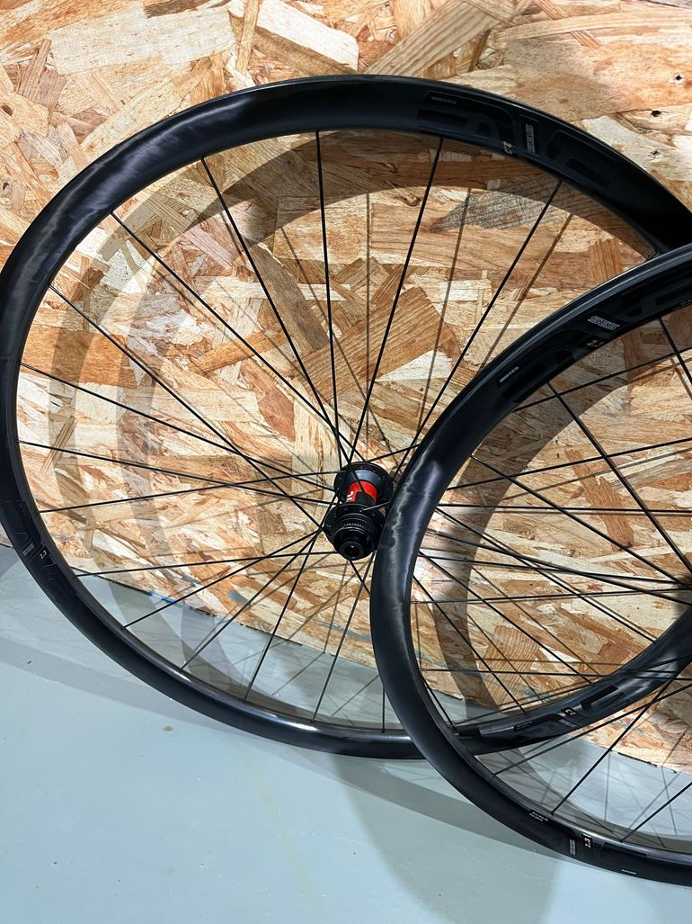 Used Enve SES 2.3 Moyeu DT240 2025 bike — image 5 of 5