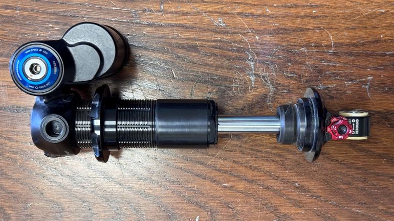 Used Fox DHX2 185x55 2026 bike — image 2 of 5