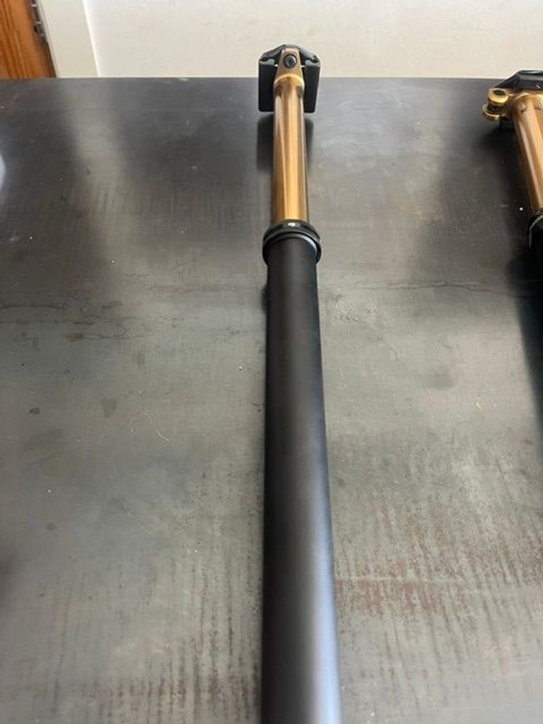 Used Fox Transfer Factory Dropper Seatpost 180mm 2025 bike — image 2 of 6