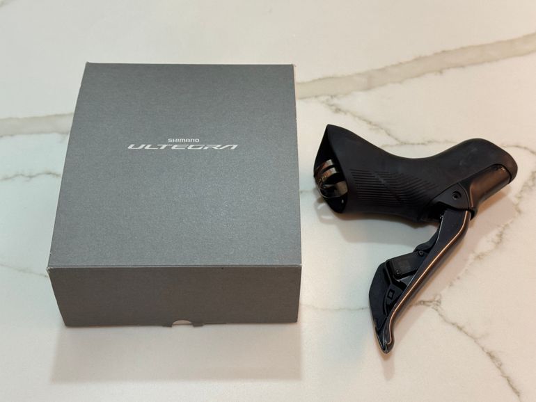 Used Shimano Ultegra ST-R8170 Leva di Freno/Cambio 2x12-speed 2024 bike — image 4 of 5