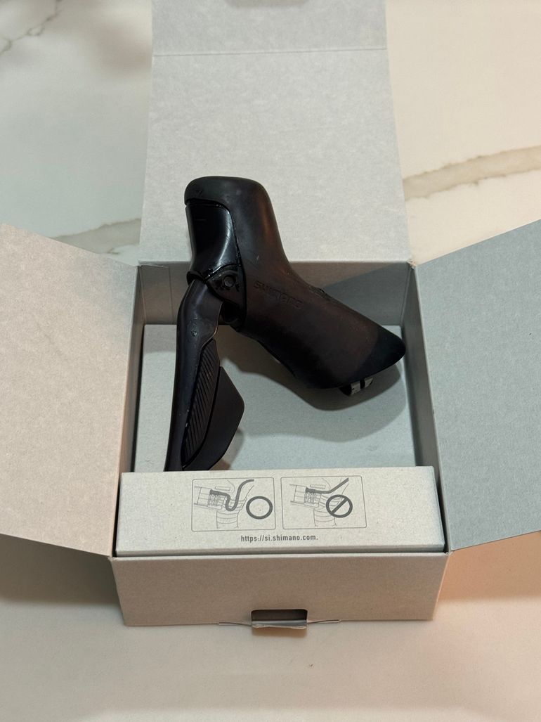 Used Shimano Ultegra ST-R8170 Leva di Freno/Cambio 2x12-speed 2024 bike — image 2 of 5