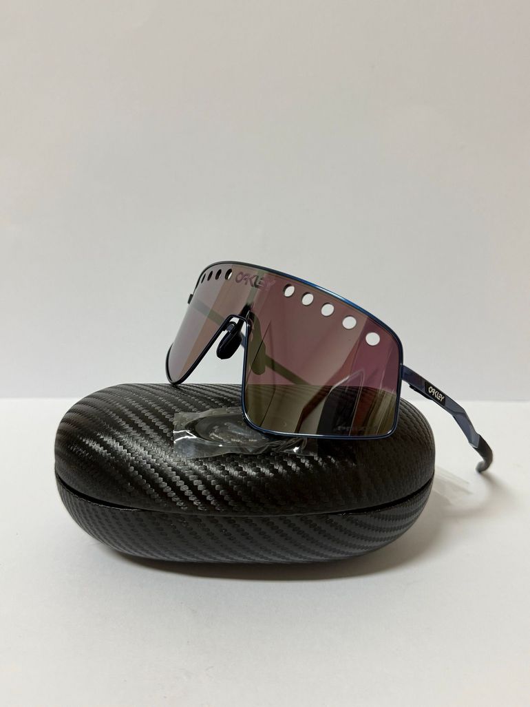 Used Oakley Sutro Ti Sweep Prizm Road Black bike — image 6 of 10