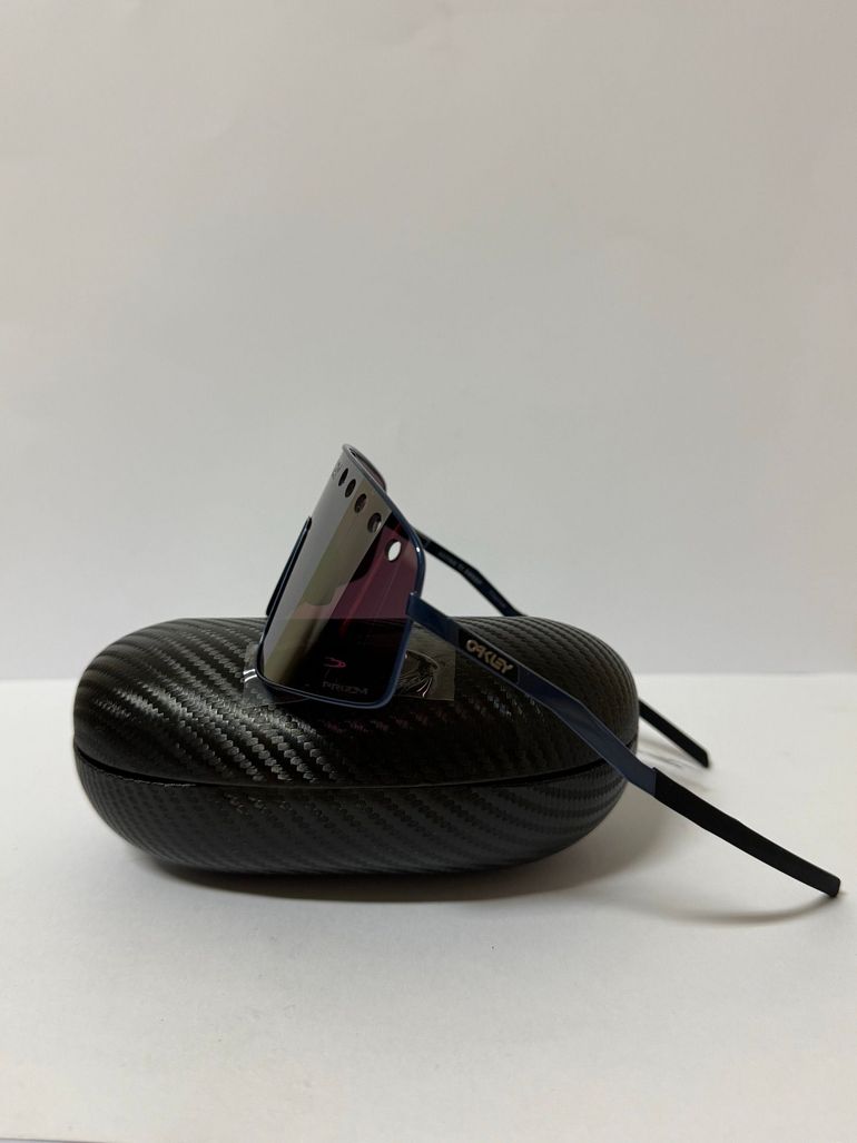 Used Oakley Sutro Ti Sweep Prizm Road Black bike — image 7 of 10