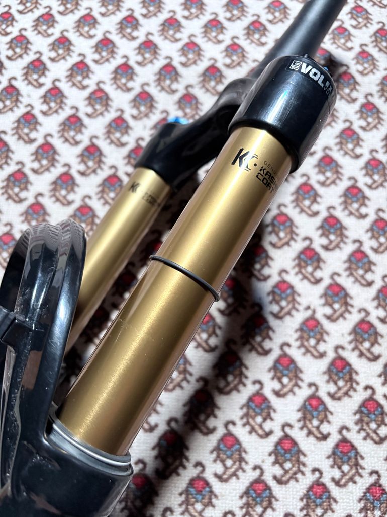 Used Fox 36 Factory 29 150 Grip 2 2021 bike — image 3 of 7