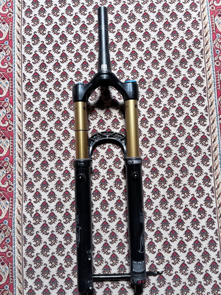 Used Fox 36 Factory 29 150 Grip 2 2021 bike — image 7 of 7