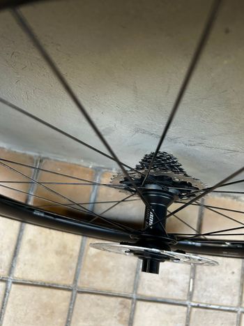 Used Dt Swiss Arc 1600 Dicut 2024 bike — image 9 of 15