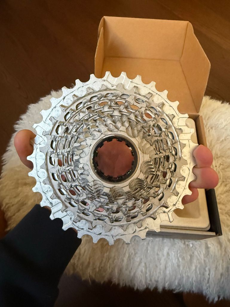Used Sram XG-1290 E1 12-speed 10-33T 2025 bike — image 3 of 3