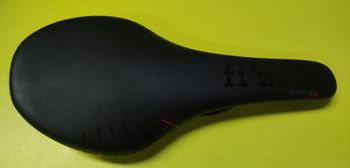 Used Fizik Tundra 00 Wingflex Preto bike — image 2 of 11