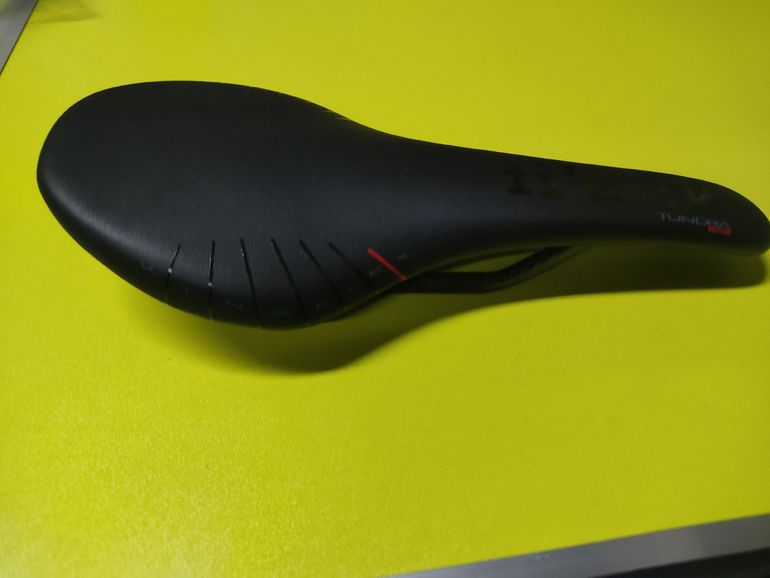 Used Fizik Tundra 00 Wingflex Preto bike — image 11 of 11
