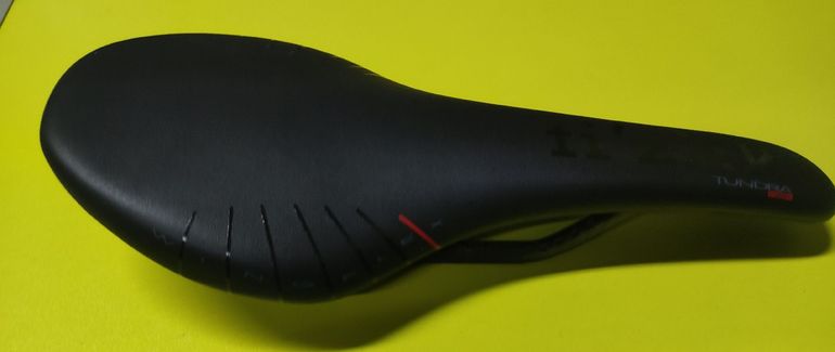 Used Fizik Tundra 00 Wingflex Preto bike — image 4 of 11
