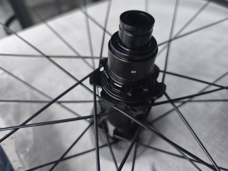 Used Dt Swiss EX 1700 SPLINE 29 - 30 mm IS 12/148 mm Shimano bike — image 3 of 5