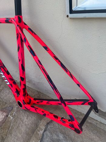 Used Specialized Crux Frameset 2021 bike — image 8 of 10