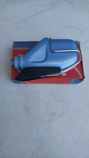 Used Cobra PROFIL Bottle Cage and Bottle bike — image 3 of 4