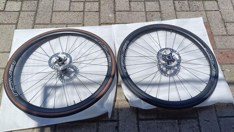 Used No brand Ruote in carbonio per bici da corsa 2019 bike — image 1 of 4
