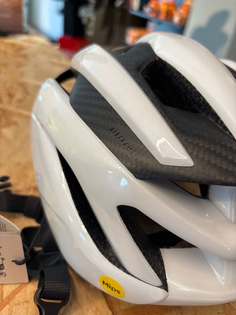 Used MET Casco Helmet 2025 bike — image 4 of 9