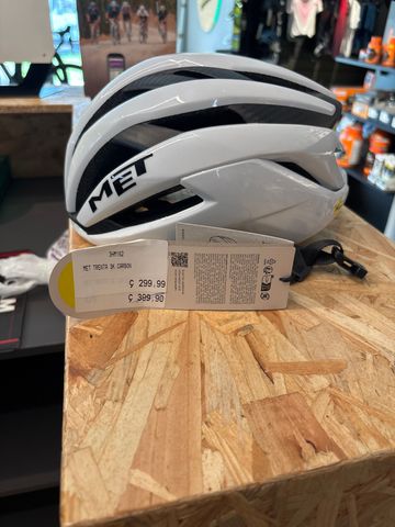 Used MET Casco Helmet 2025 bike — image 2 of 9