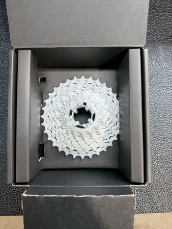 Used Campagnolo Super Record Wireless 12-Speed Schaltwerk, Kassette & Kette bike — image 10 of 17