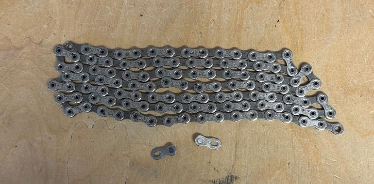 Used Campagnolo Super Record Wireless 12-Speed Schaltwerk, Kassette & Kette bike — image 17 of 17