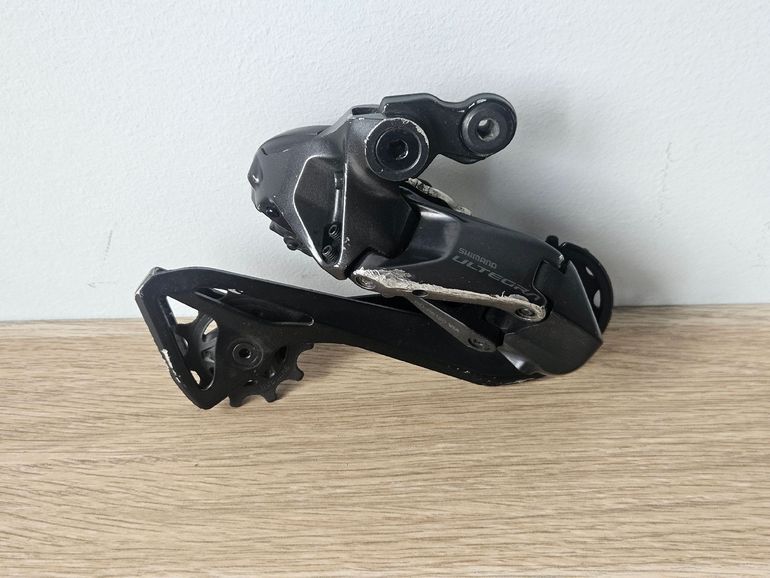 Used Shimano Ultegra RD-R8150 Di2 rear derailleur bike — image 1 of 3