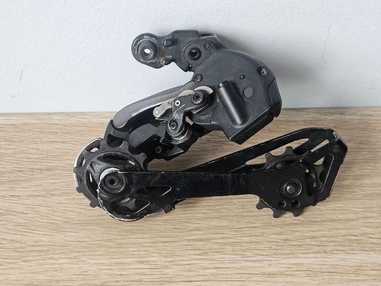 Used Shimano Ultegra RD-R8150 Di2 rear derailleur bike — image 2 of 3