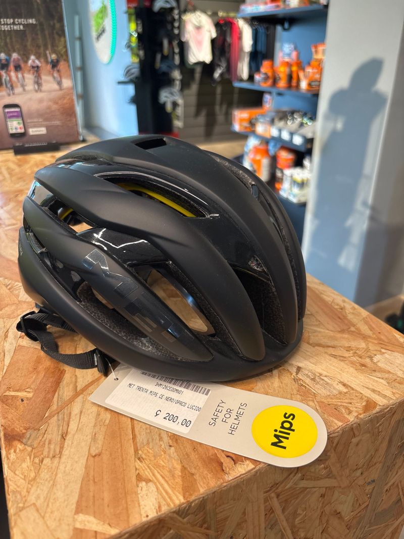 Used MET Helmet 2024 bike — image 5 of 7