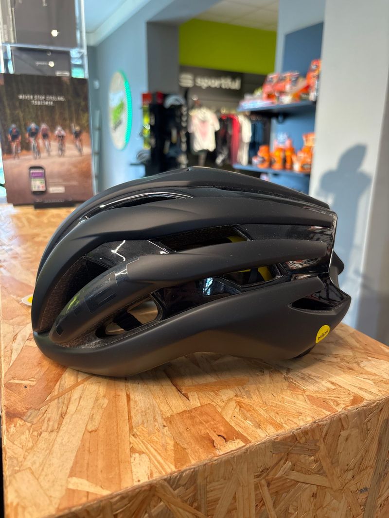 Used MET Helmet 2024 bike — image 2 of 7